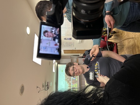 Z novinarji o delu v skupnosti, svincu, duševnem zdravju in alkoholu (6)